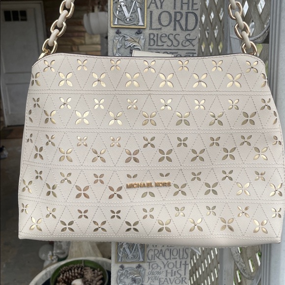 🤍NEW🤍Michael Kors White and Gold Shoulder Bag - Picture 2 of 14